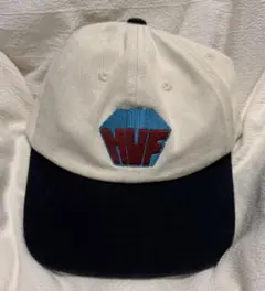 HUF 刺繍ロゴ キャップ ホワイト/ネイビー
