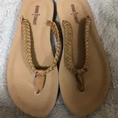 MINNETONKA ミネトンカ 編み込み トングサンダル ブラウンのサムネイル