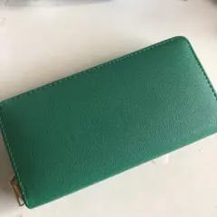 【新品未使用】長財布 グリーン カード入れ★