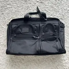 TUMI ビジネスバッグ ブラックのサムネイル