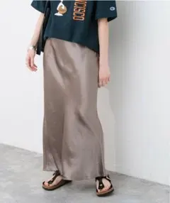 未使用新品 Spick and Span サテンフレアスカート