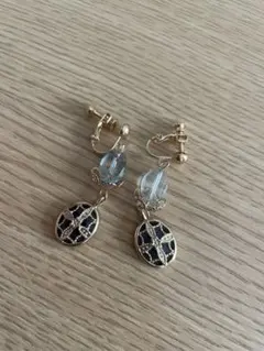 ゴールドトーン イヤリング 透明ビーズ 紫色ストーン