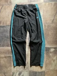 90sアディダスadidasナイロンパンツ　トラックパンツ　ジャージ　古着