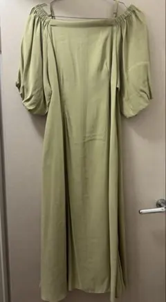 ワンピース オフショルダー パフスリーブ