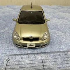 トヨタ Vitz ミニカー シャンパンゴールドのサムネイル