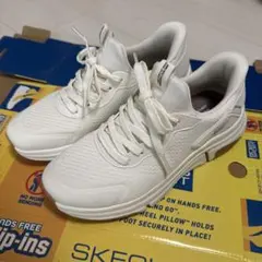 スケッチャーズ　スリップインズ　BOBS 24センチ　オフホワイト