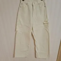 ダメージデニムパンツ