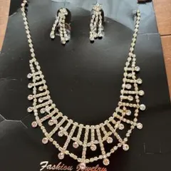 Yi Ying Jewelry クリスタルネックレスとイヤリングセット