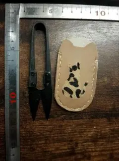 68】牛革刻印猫ちゃん裁ちばさみケース - メルカリ