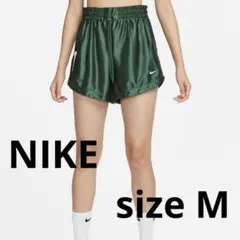 極美品　Nike Dri-FIT グリーンショートパンツ　サイズM レディースのサムネイル