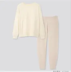 UNIQLO ウルトラストレッチセット ホワイト　ベージュ　ユニクロ　上下セット
