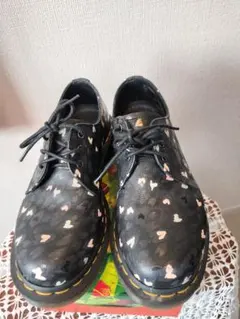 Dr. Martens レディースシューズ 　3ホールUK4 ブラック/ハート柄