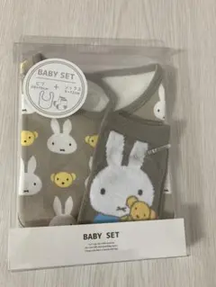 ⭐︎新品未使用⭐︎ミッフィーベビー靴下&スタイ