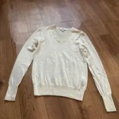 未使用に近い　UNIQLO ユニクロ　メリノウールのニットセーター　S