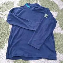 umbro ネイビー 長袖カットソー　140