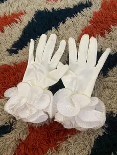 オフホワイトサテン ウェディンググローブ パールフリル付き