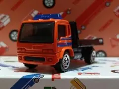 マッチボックス　Isuzu Flatbed Truck