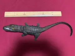 ワニ　フィギュア