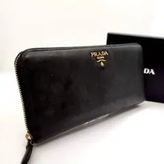 極美品 プラダ 長財布 ロゴ ラウンドファスナー サフィアーノレザー 黒