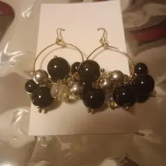 ハンドメイド　ピアス　ブラック