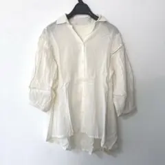 REAL CUBE ギャザーフリルスリーブブラウス　未使用品のサムネイル