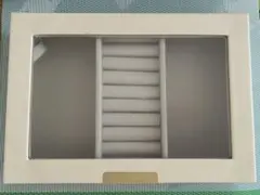 フランフラン　ディスプレイ蓋付き ジュエリーボックス　リング小物入れ　ベージュのサムネイル