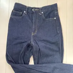 ジーユー ハイライズストレートジーンズ