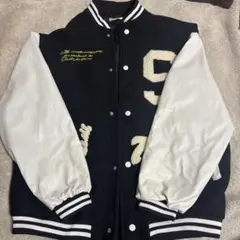 スタジャン 黒 白 刺繍ロゴ付き