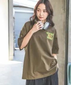 《UNISEX》エンブロイダリーロゴTシャツのサムネイル
