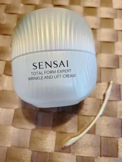 SENSAI センサイ トータルフォルムエキスパートリンクルアンドリフトクリームのサムネイル