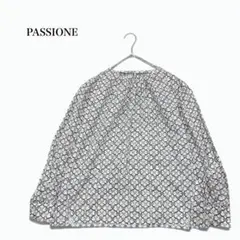 パシオーネ♢長袖ノーカラーブラウス 柄シャツ 綿100% 星 冠 派手柄 38のサムネイル