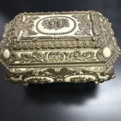 Item thumbnail for item 0b9dbfd1-5f32-454a-b5f4-ef76f3dcf387