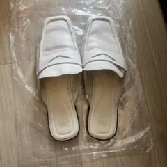 ZARA ローファーミュール ホワイトのサムネイル