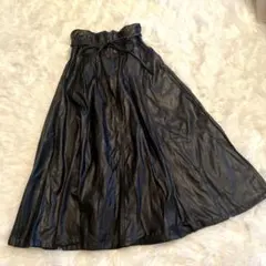 しわ加工 Aライン　フレア　ロングスカート リボン付き　フェイクレザー　M
