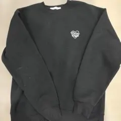 ブラック ハートロゴ クルーネックスウェット　裏起毛