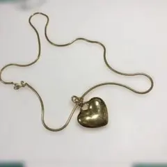 13177 モネ　ゴールド ハート型ペンダント ネックレス