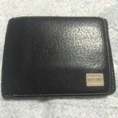 Burberryの折りたたみ財布です！