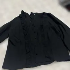 フリル付き黒長袖シャツのサムネイル