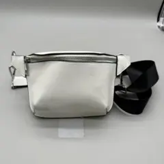 forever21　ボディバッグ　 ウエストバッグ ウエストポーチ　Nのサムネイル