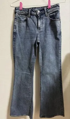 GU スリムフレアジーンズ Sサイズ