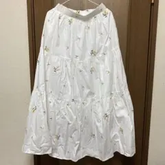 ミモザ刺繍 フレアスカート ホワイトのサムネイル