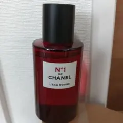 N°1 de CHANEL L’eau Rouge ボディミスト