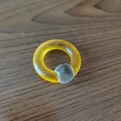 イエロー リング ボディピアス 0G
