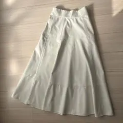 アイボリー 合成皮革 フレアスカート