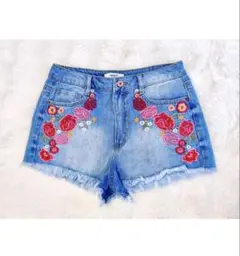 刺繍 花 Forever21 フォーエバー ダメージ ショートパンツ 26 Mのサムネイル