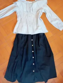 セット売りローリーズファームスカートフリー美品、フリルシャツМ〜Lサイズ美品