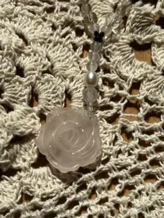 可愛い　天然石ペンダント　ローズクォーツ