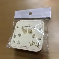 多様なデザインのピアスセット 7ペア