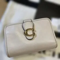 COACHホワイトレザー二つ折り財布