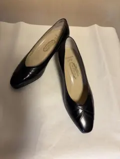銀座ヨシノヤ　パンプス　ヒール　22.5 EEV 黒　軽度外反母趾対応のサムネイル